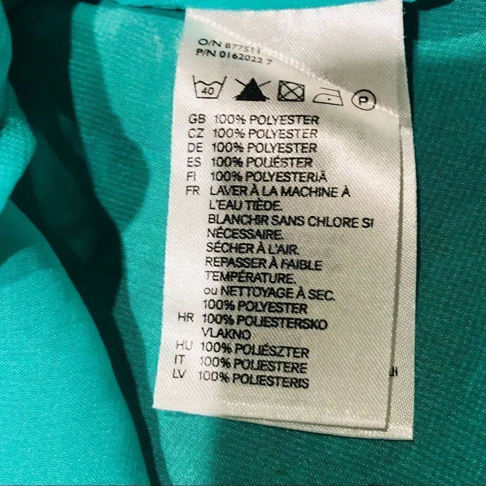 H&M blouse.   - Picture 2 of 6